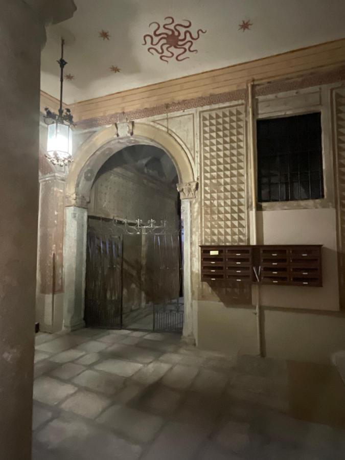 מילאנו Apartment In 3 Minutes From Duomo Ingresso Via Dei Piatti מראה חיצוני תמונה